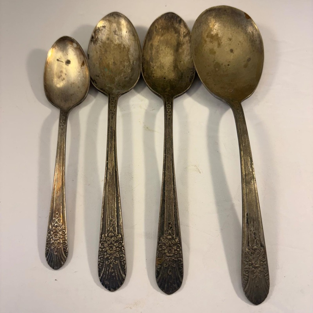 Vintage Wm Rogers Mfg Co FLOWER 1906 Silverplate Spoons Assorted Lot of 4